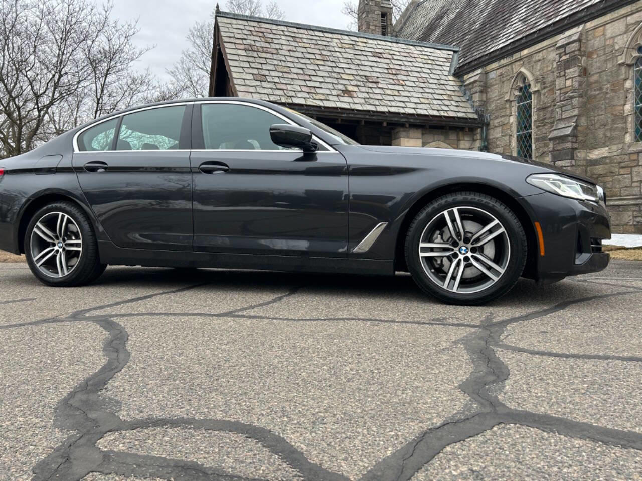 Used 2022 BMW 530i xDrive w/ Convenience Package image 5