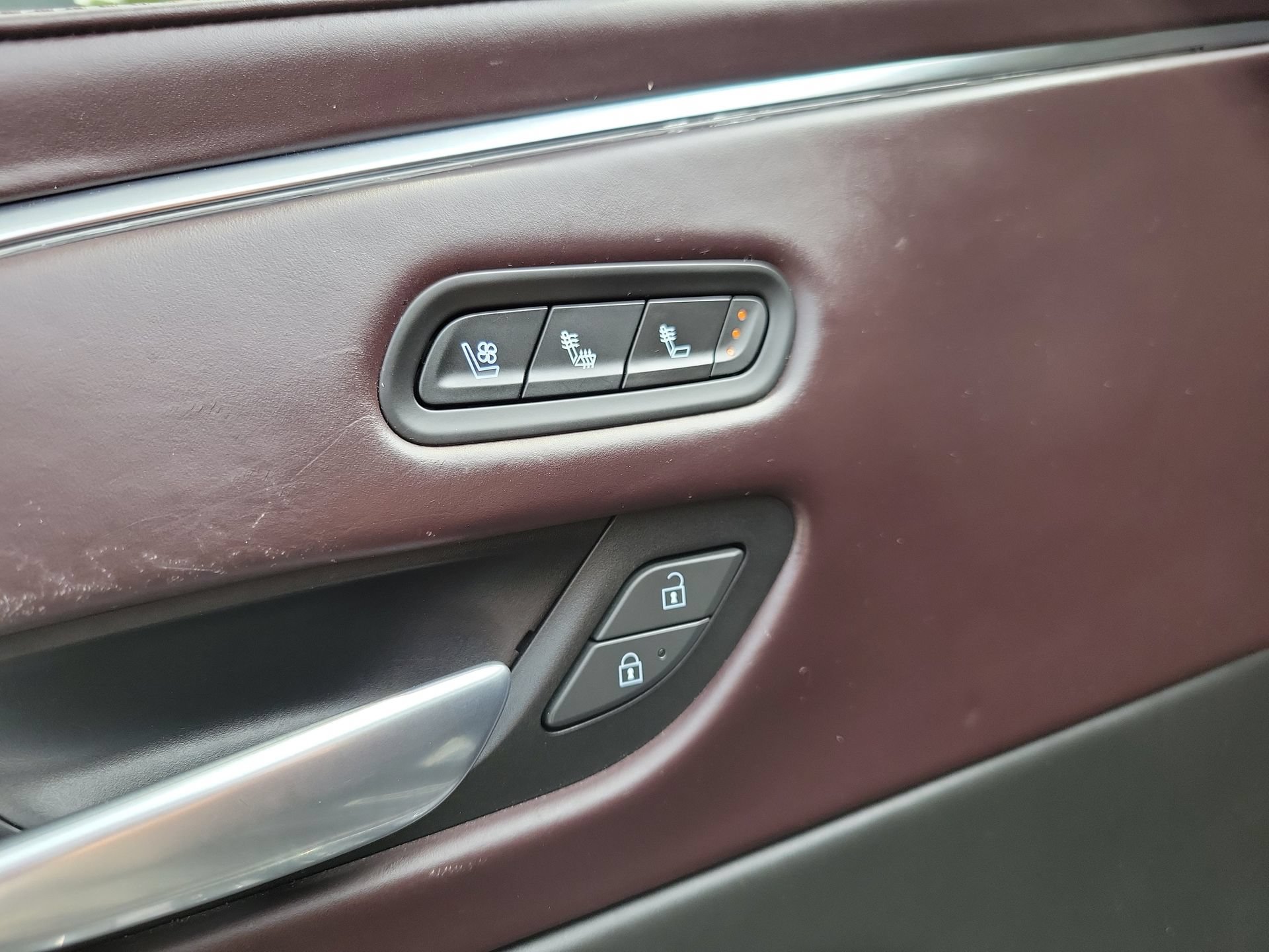 Used 2023 Cadillac Escalade Sport Platinum w/ Heavy-Duty Trailer Package AWD/4WD image 26