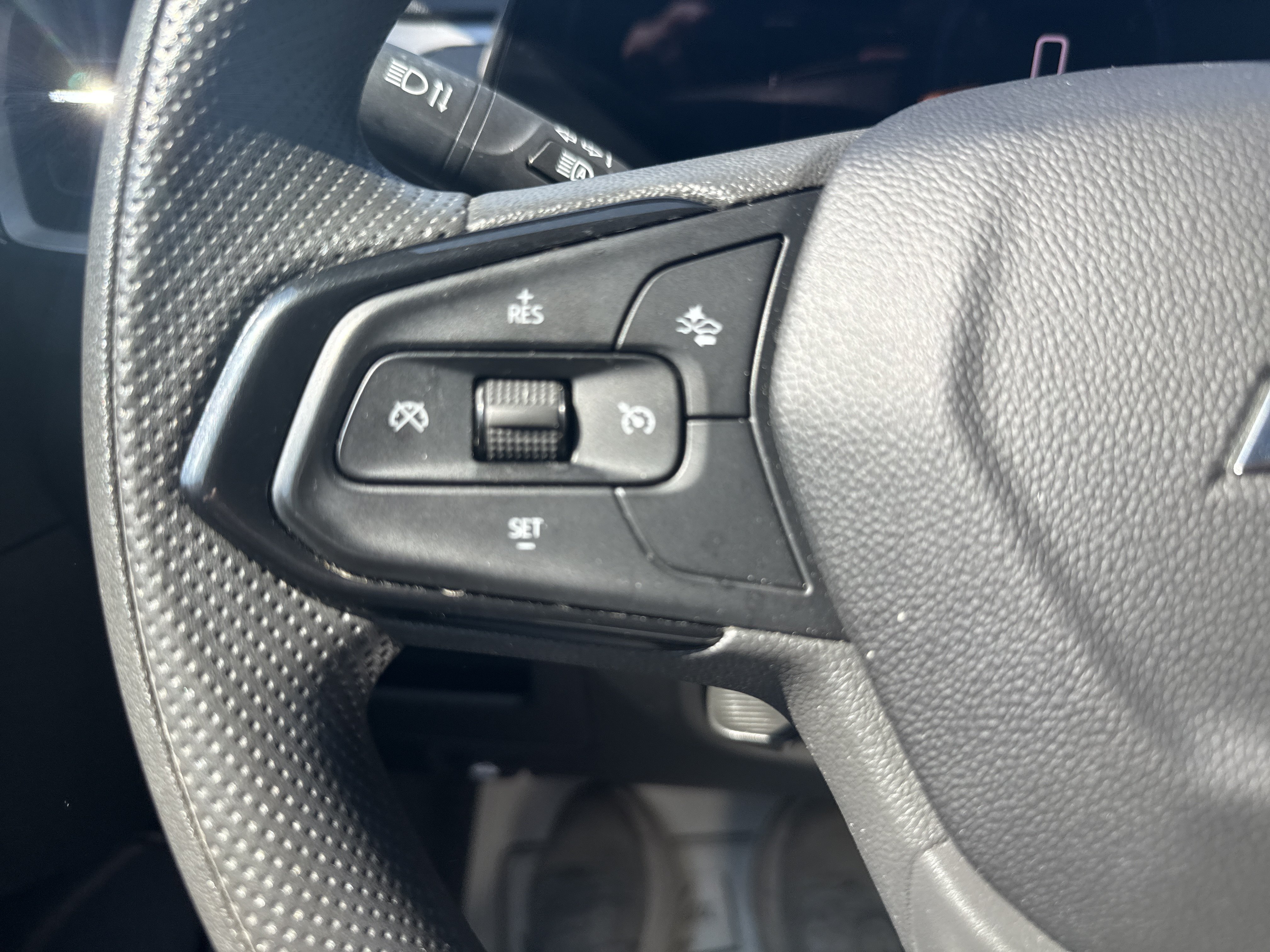 Used 2025 Chevrolet TrailBlazer LT AWD/4WD image 19