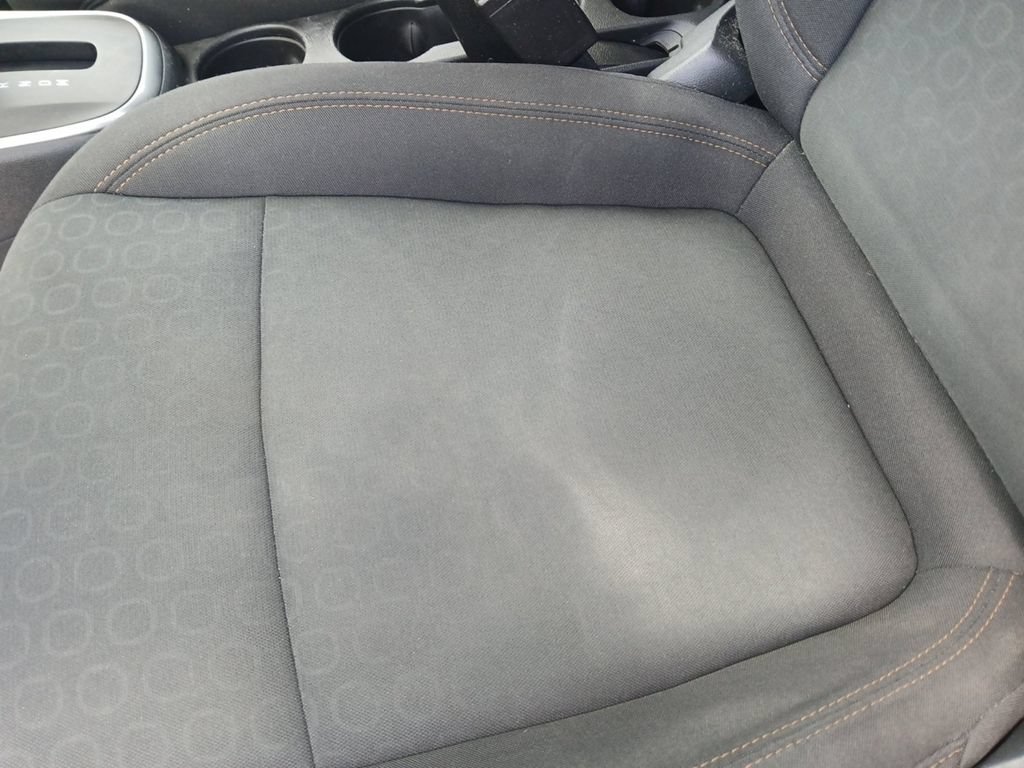 Used 2018 Chevrolet Trax LS FWD image 32