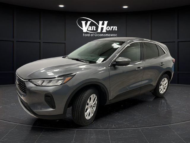 Used 2023 Ford Escape Active w/ Tech Pack #2 AWD/4WD image 3