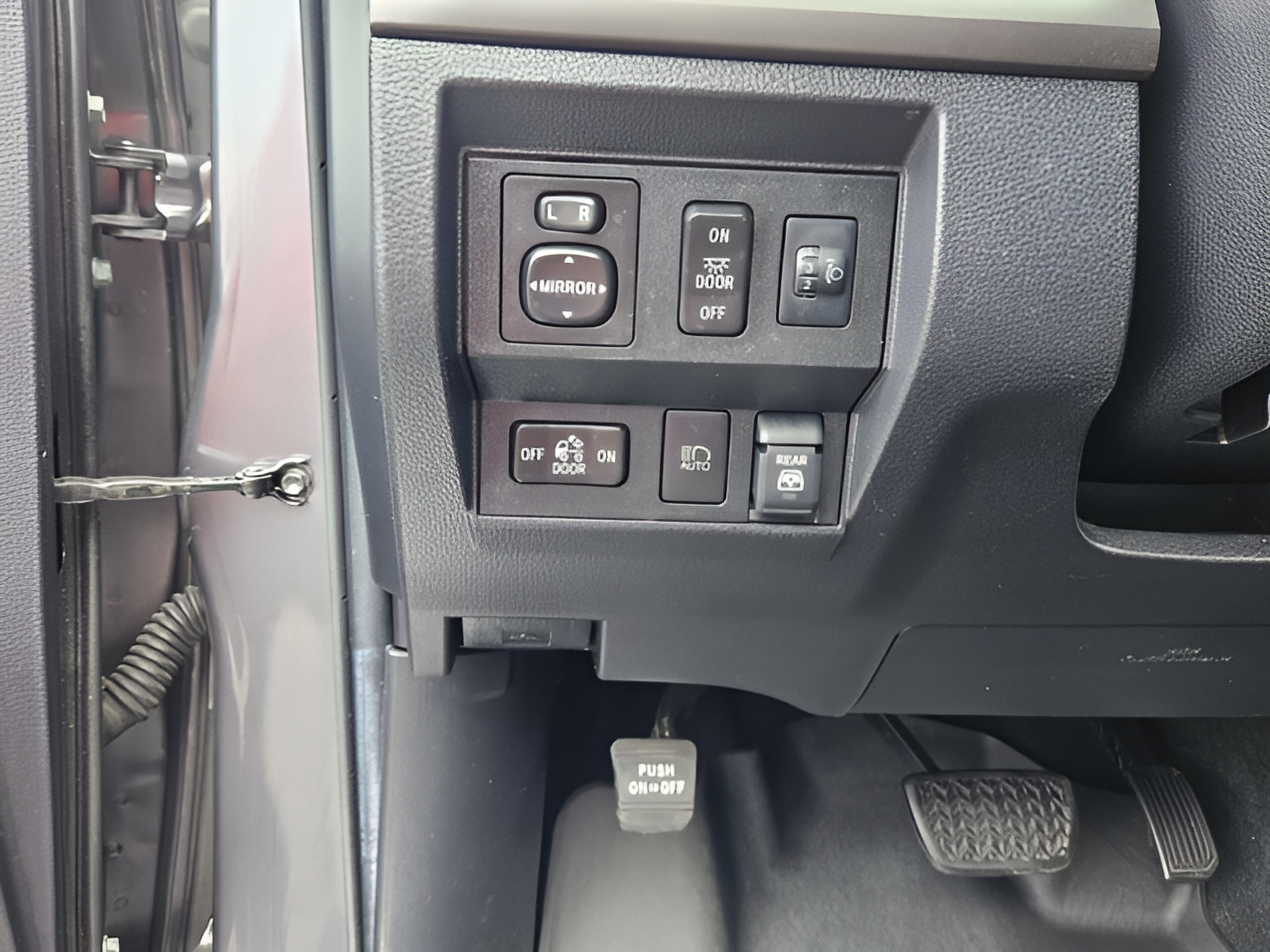 Certified 2020 Toyota Tundra SR5 AWD/4WD image 14
