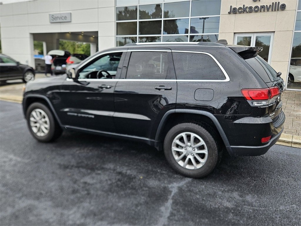 Used 2021 Jeep Grand Cherokee Laredo image 4