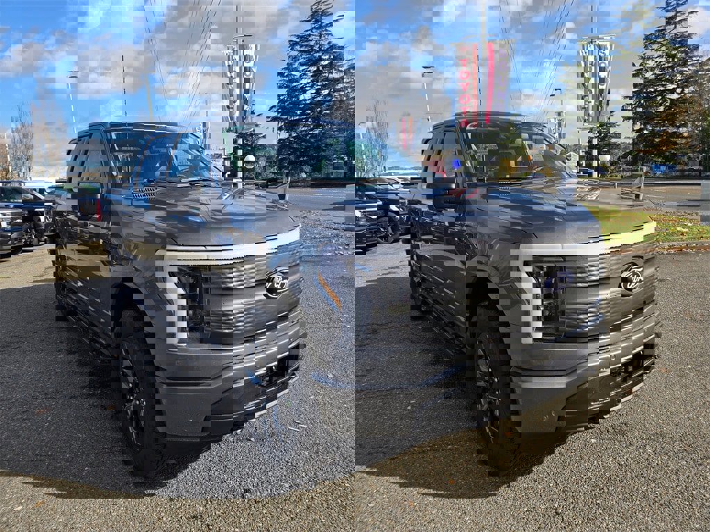 New 2025 Ford F150 Lightning Flash image 3