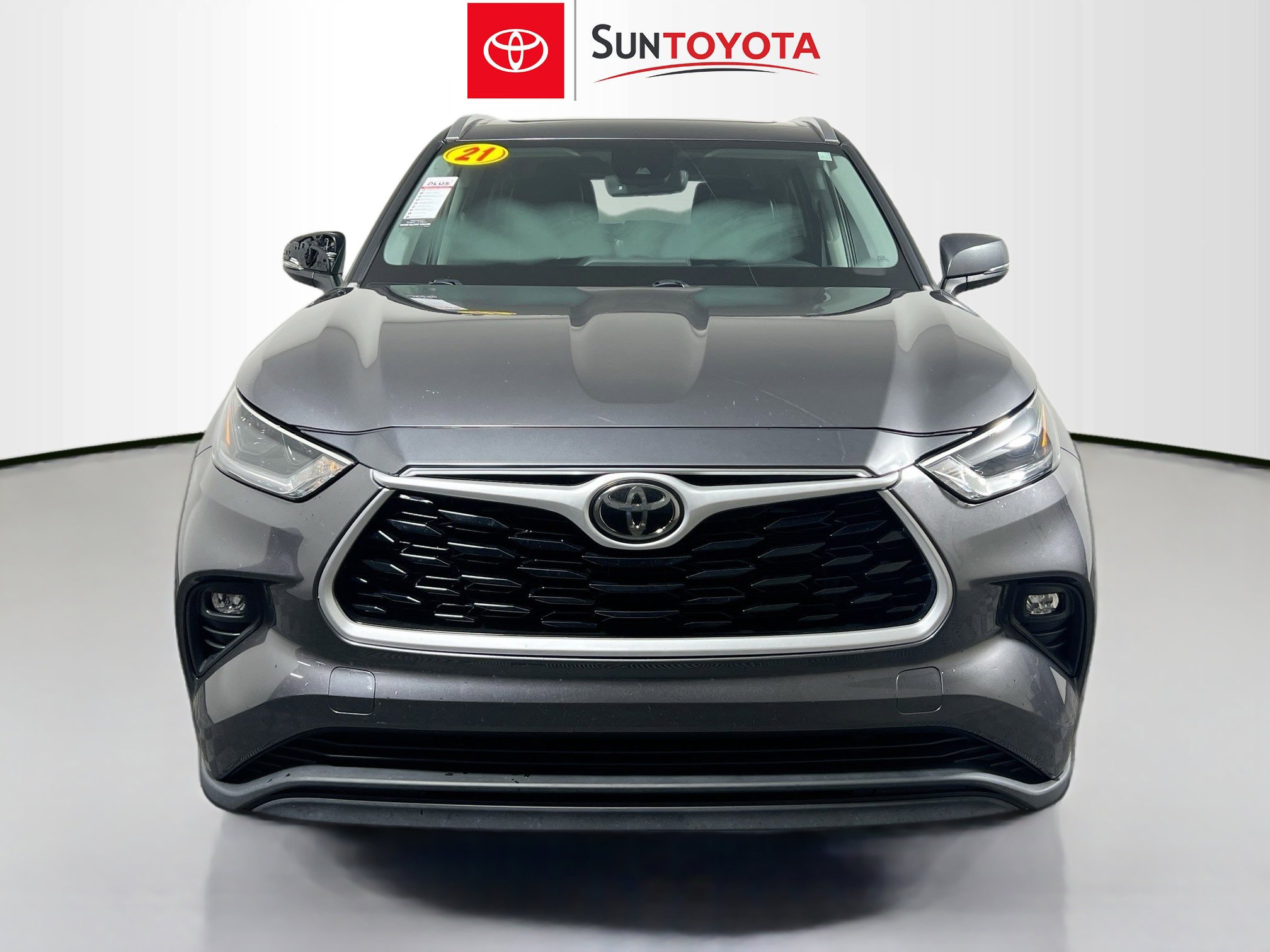 Used 2021 Toyota Highlander XLE FWD image 10