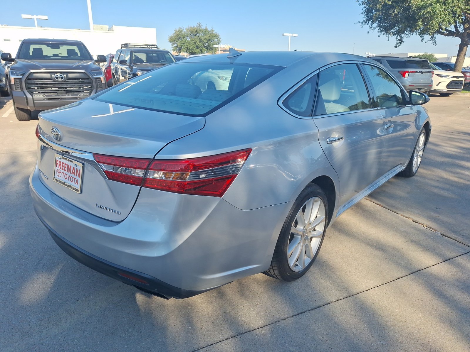 Used 2014 Toyota Avalon Limited FWD image 6