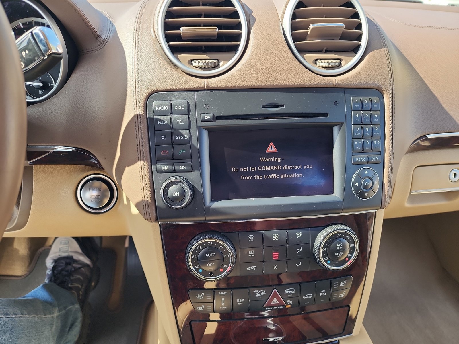 Used 2011 Mercedes-Benz GL 550 4MATIC w/ Chrome Accessory Pkg image 29