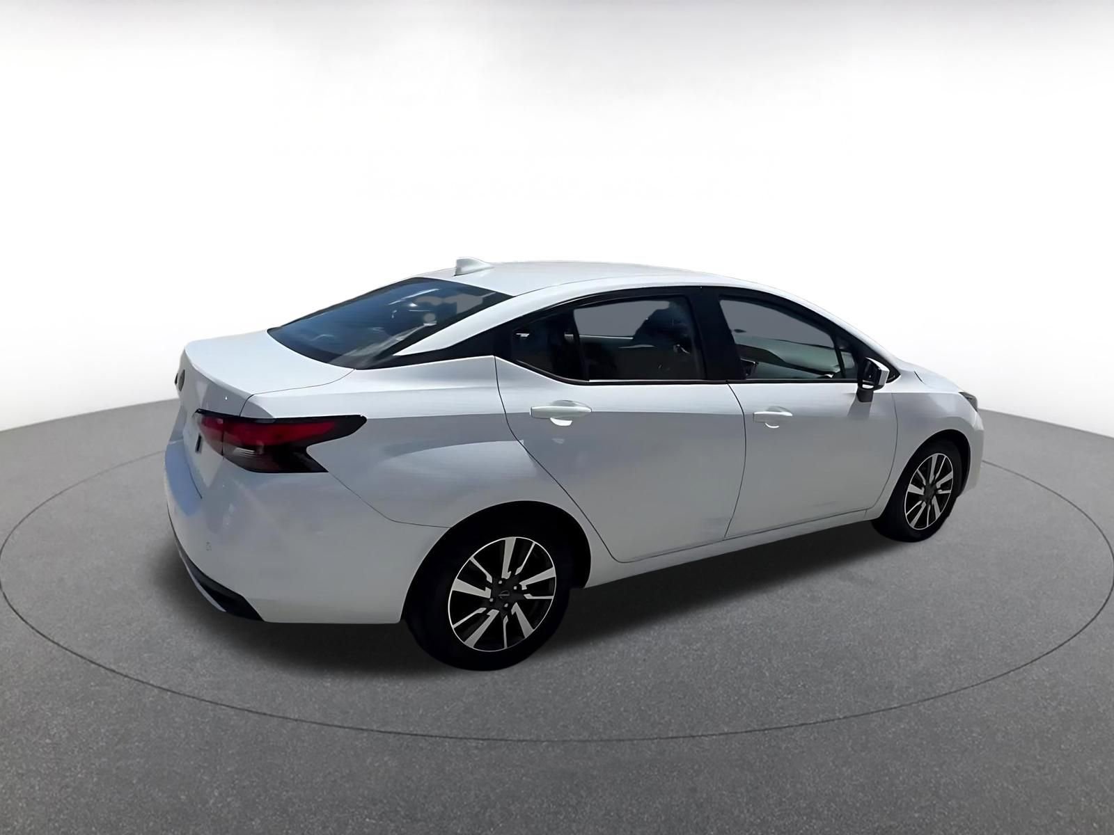 Used 2025 Nissan Versa SV image 15