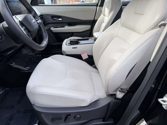 Used 2023 Nissan Ariya AWD image 15