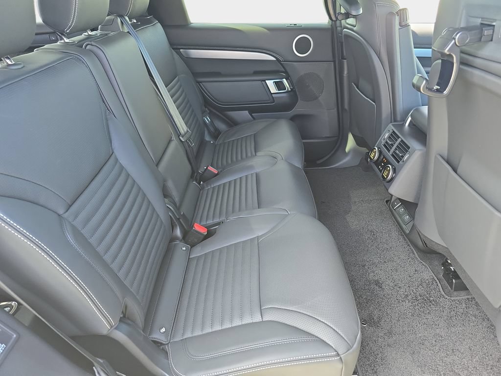 New 2026 Land Rover Discovery Limited Edition AWD/4WD image 11