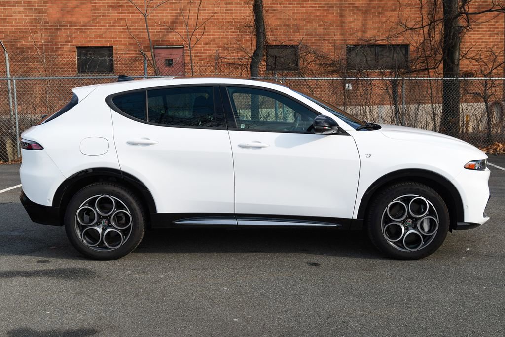 New 2024 Alfa Romeo Tonale Ti image 8