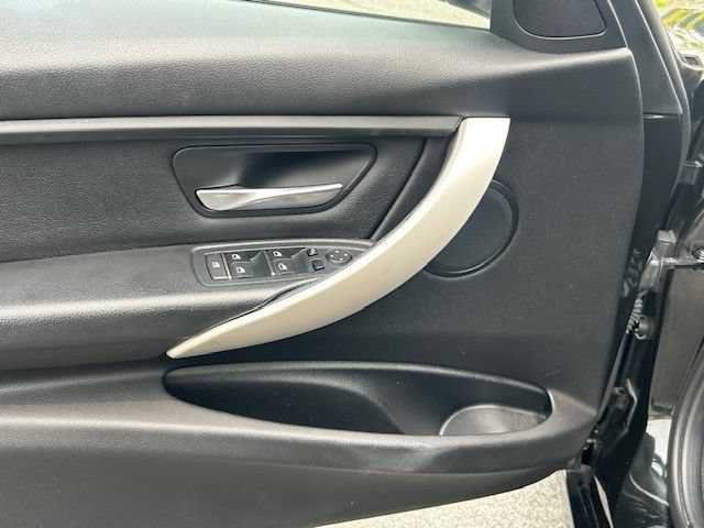 Used 2018 BMW 320i xDrive Sedan AWD/4WD image 21