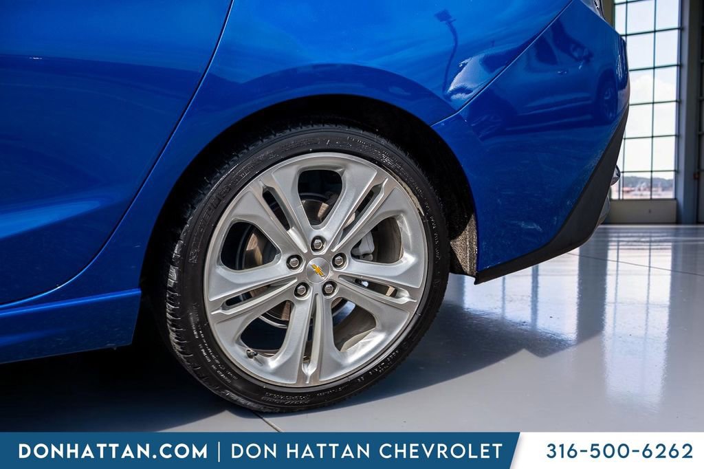 Used 2017 Chevrolet Cruze Premier FWD image 38