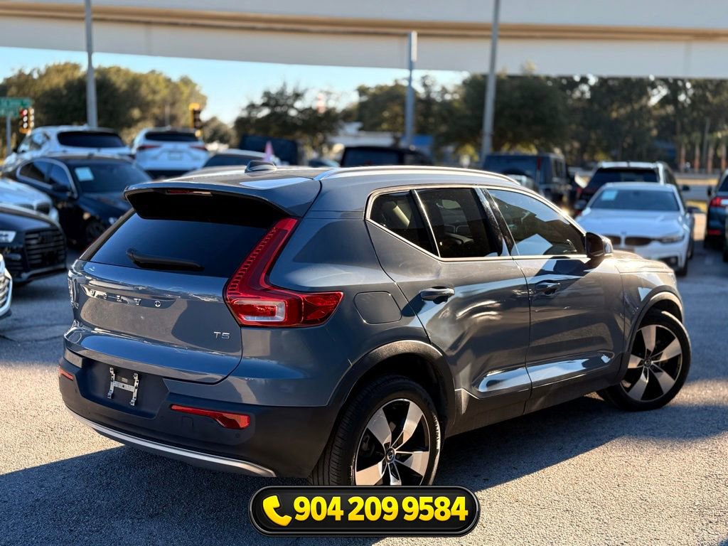 Used 2020 Volvo XC40 T5 Momentum w/ Protection Package Premier image 7