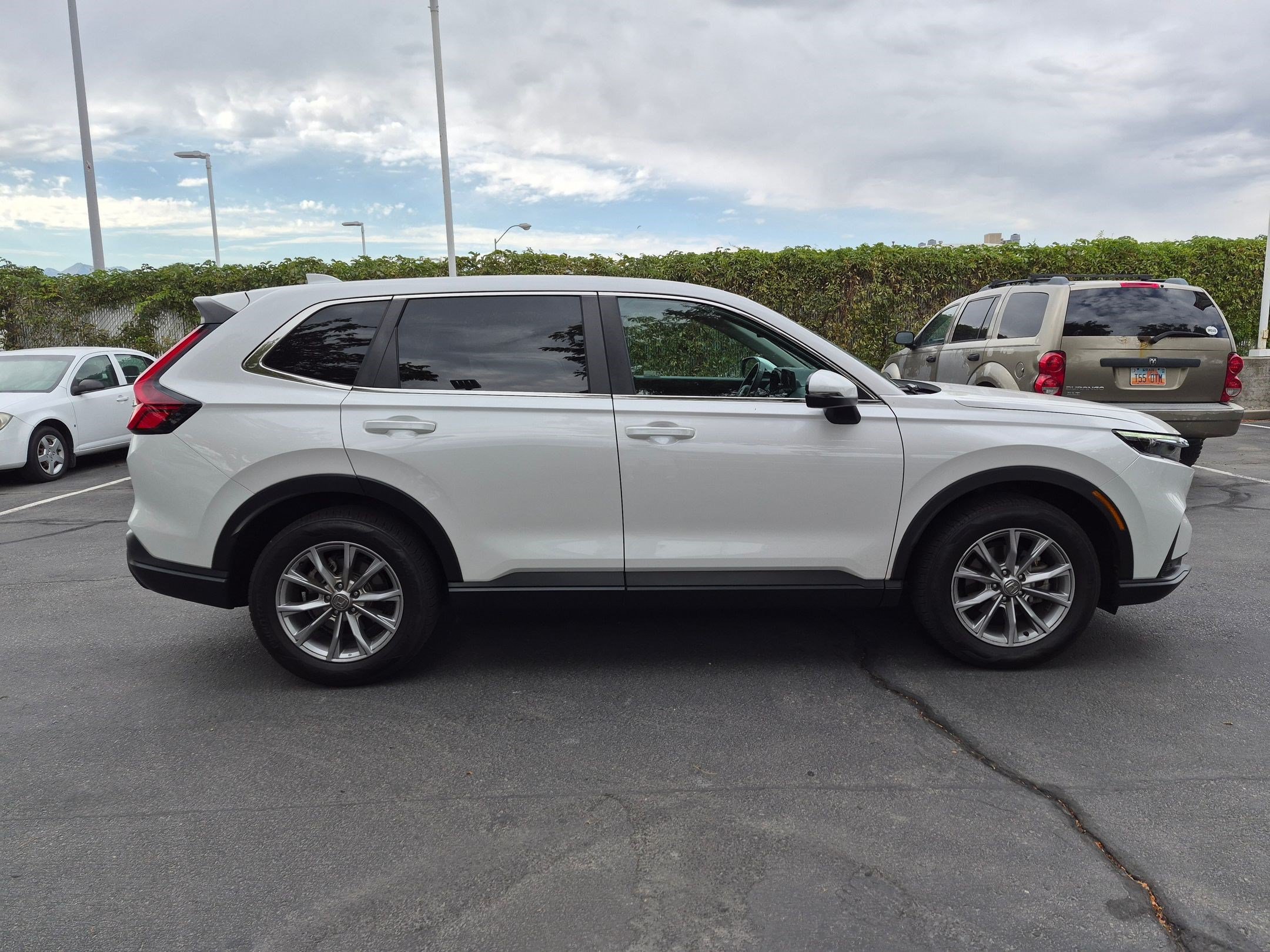 Used 2024 Honda CR-V EX-L image 2