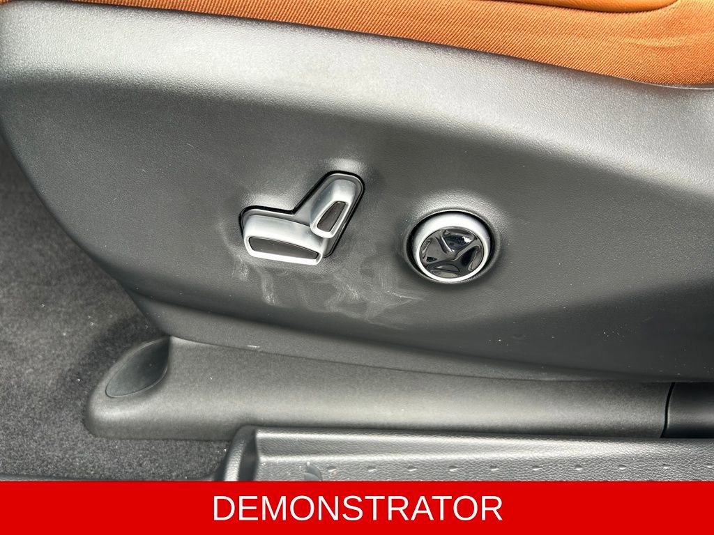 New 2026 Chrysler Pacifica Pinnacle image 23