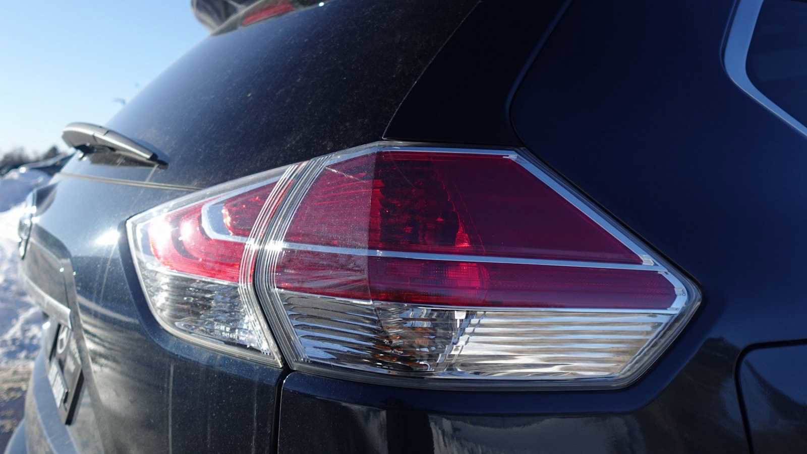 Used 2016 Nissan Rogue SL w/ SL Premium Package image 28