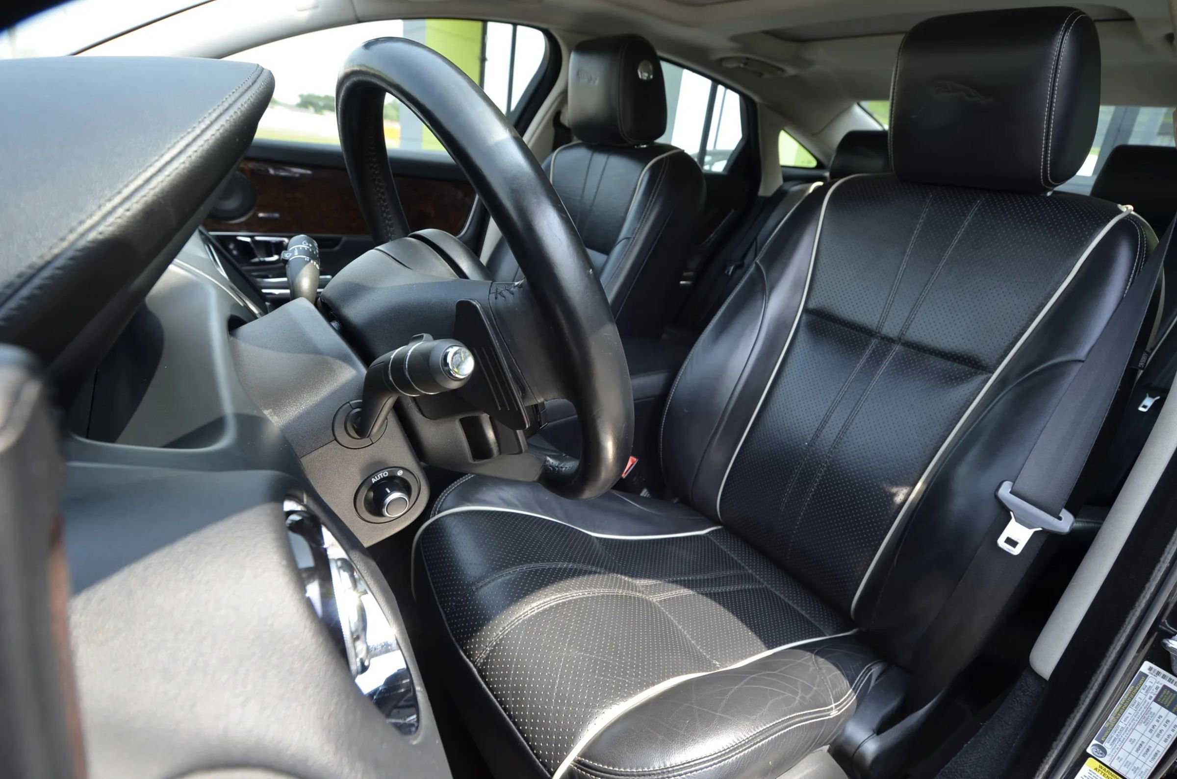 Used 2016 Jaguar XJ R-Sport AWD/4WD image 15