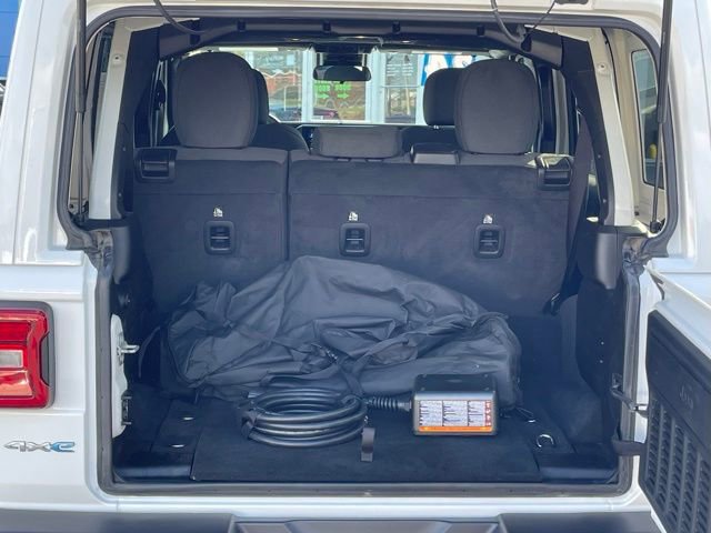 Used 2024 Jeep Wrangler Unlimited Sahara image 25