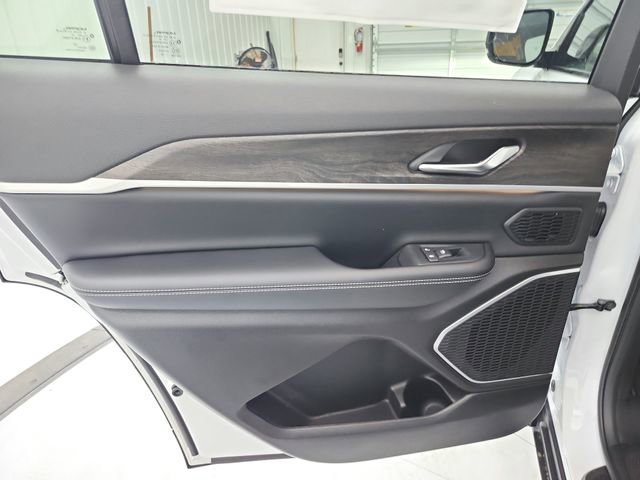 New 2026 Jeep Grand Cherokee L Limited image 29