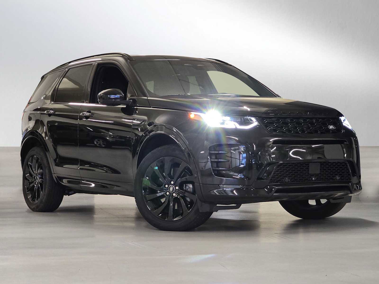 Certified 2025 Land Rover Discovery Sport Dynamic SE image 7