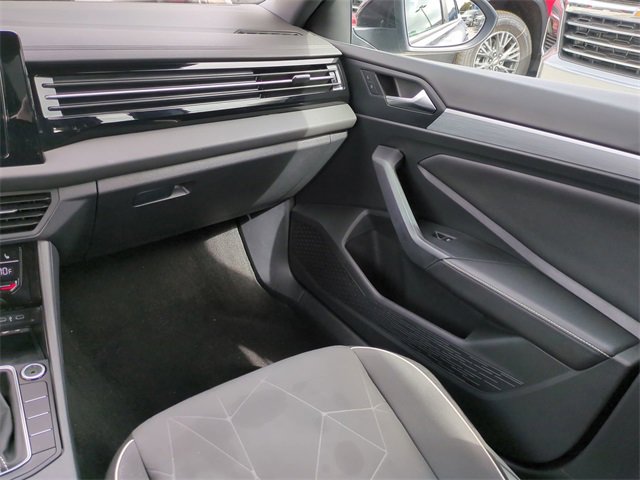 Used 2025 Volkswagen Jetta Sport image 19