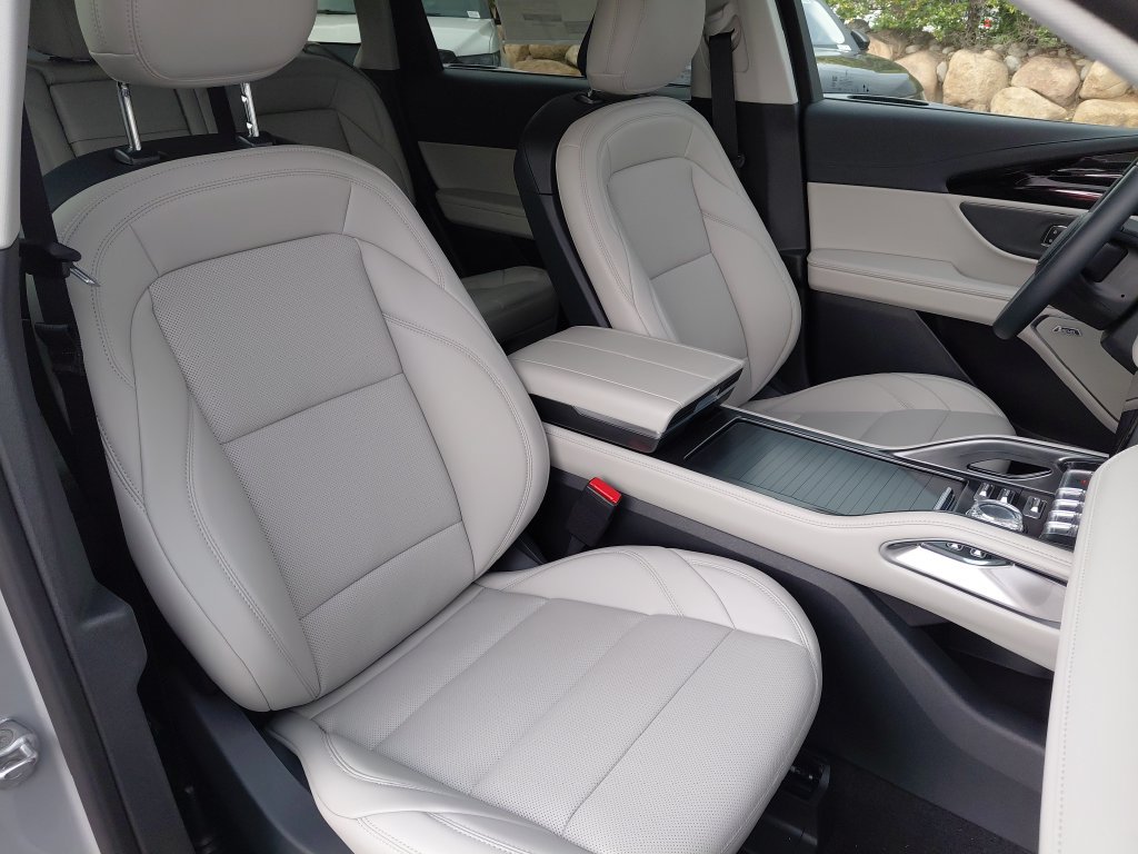 New 2026 Lincoln Nautilus Premier w/ Equipment Group 102A AWD/4WD image 37