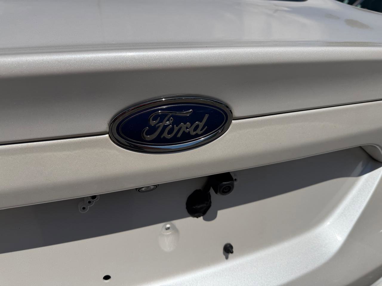 Used 2015 Ford Fusion SE w/ Equipment Group 202A FWD image 13