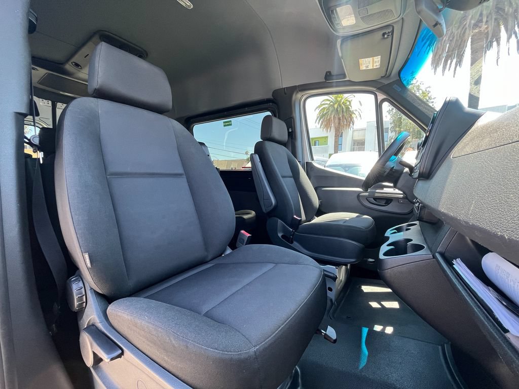 Used 2024 Mercedes-Benz Sprinter 2500 image 14