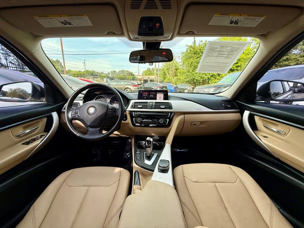 Used 2018 BMW 320i Sedan RWD image 16