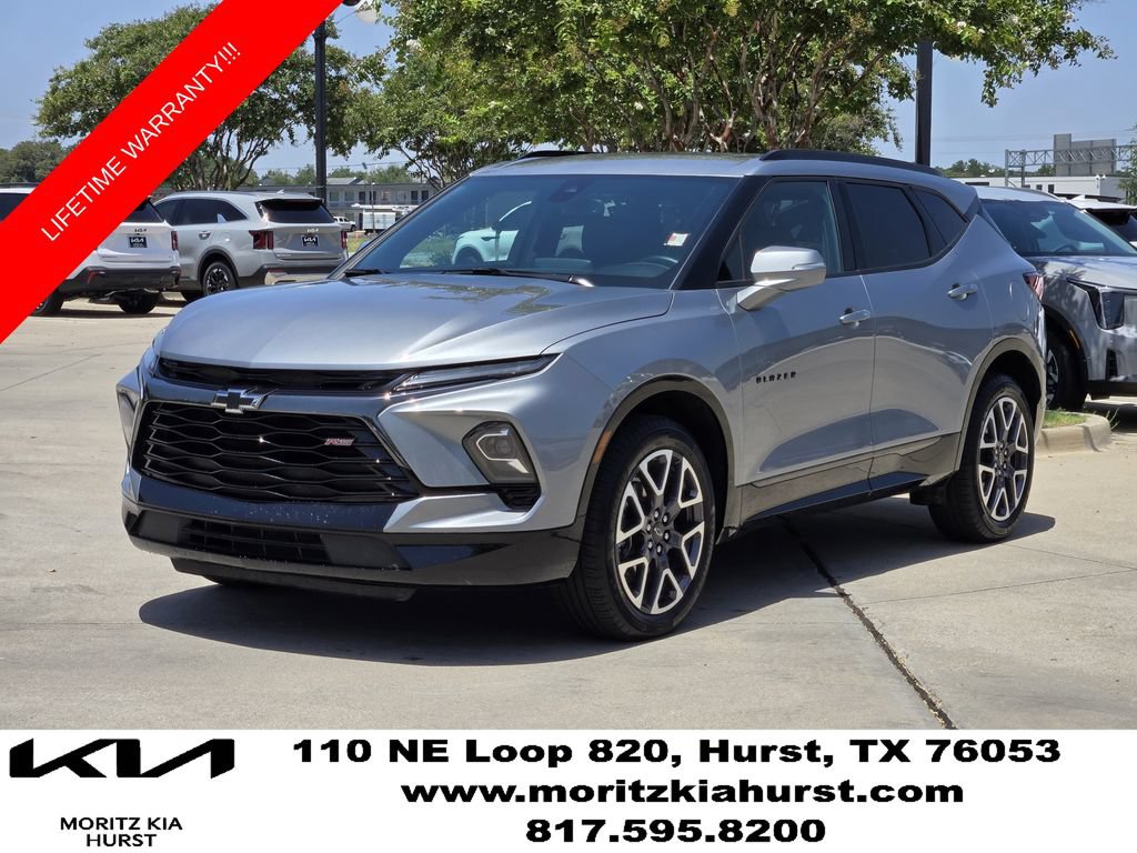 Used 2025 Chevrolet Blazer RS FWD image 2