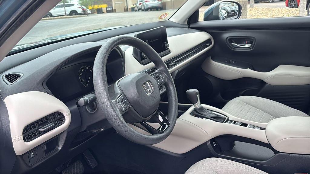 Certified 2025 Honda HR-V LX image 26