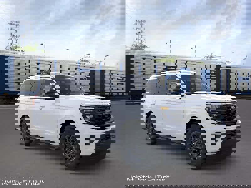 New 2026 Ford Expedition Active image 7