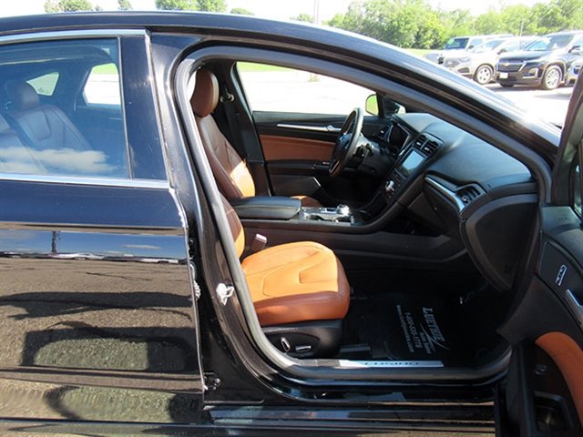 Used 2020 Ford Fusion Titanium image 13