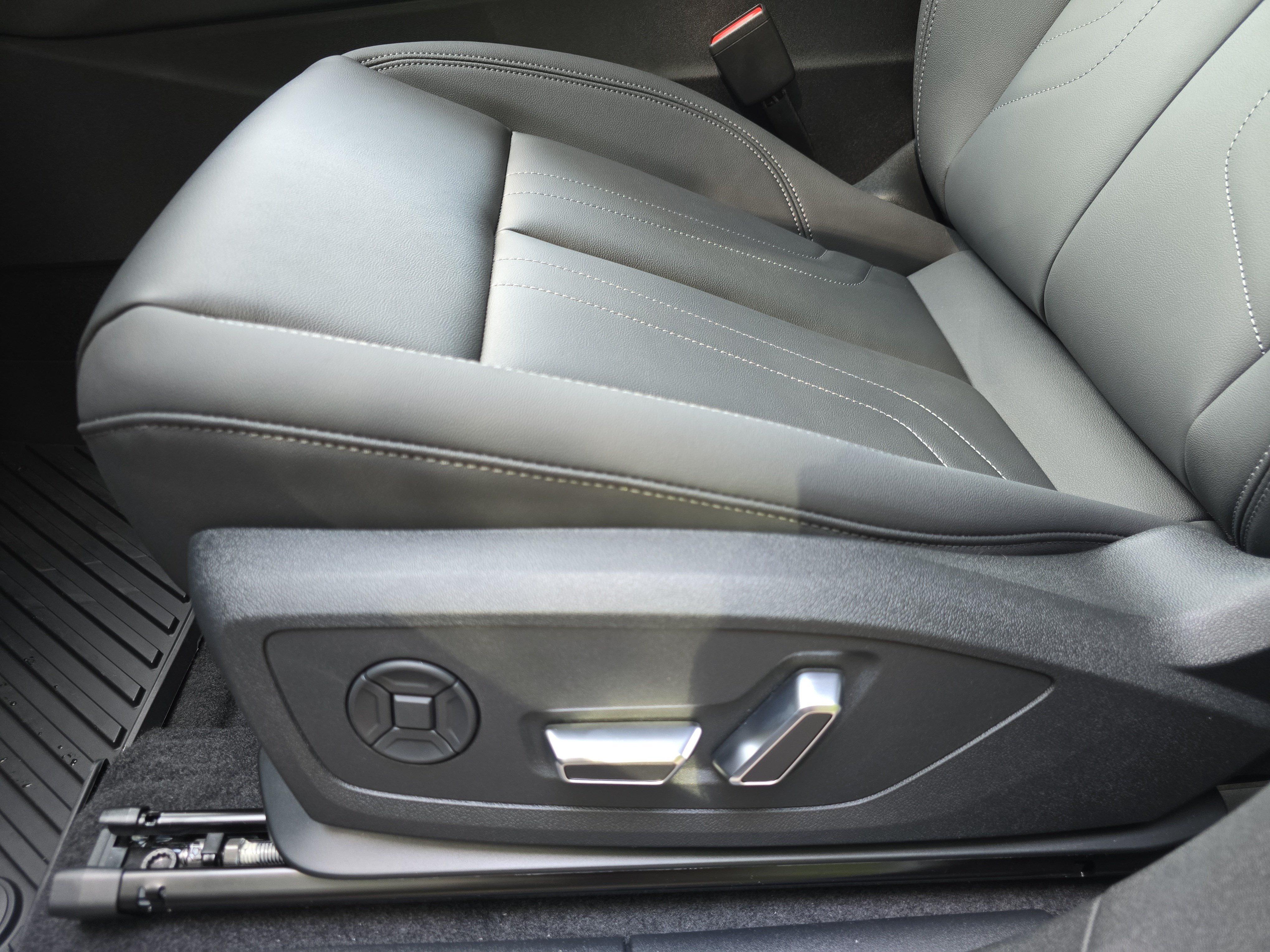 New 2026 Audi Q3 quattro 2.0T AWD/4WD image 29