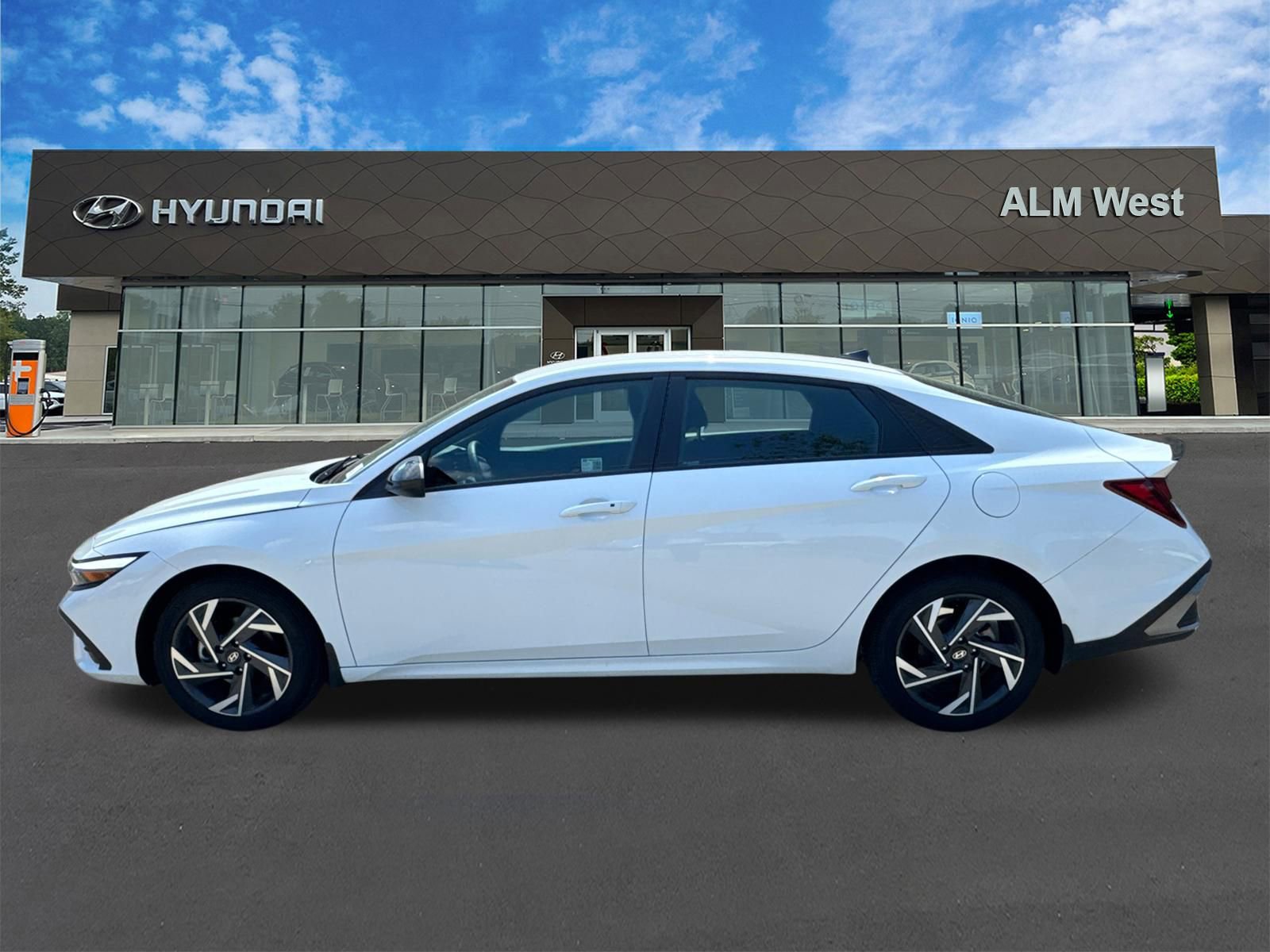Certified 2025 Hyundai Elantra Sport FWD image 8