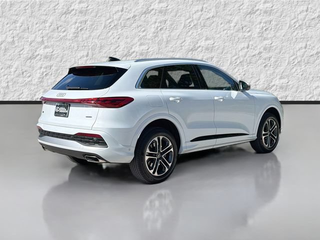 Used 2025 Audi Q5 Premium w/ Convenience Package AWD/4WD image 3
