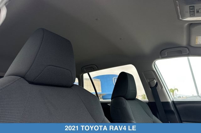 Used 2021 Toyota RAV4 LE w/ Carpet Mat Package (TMS) AWD/4WD image 19