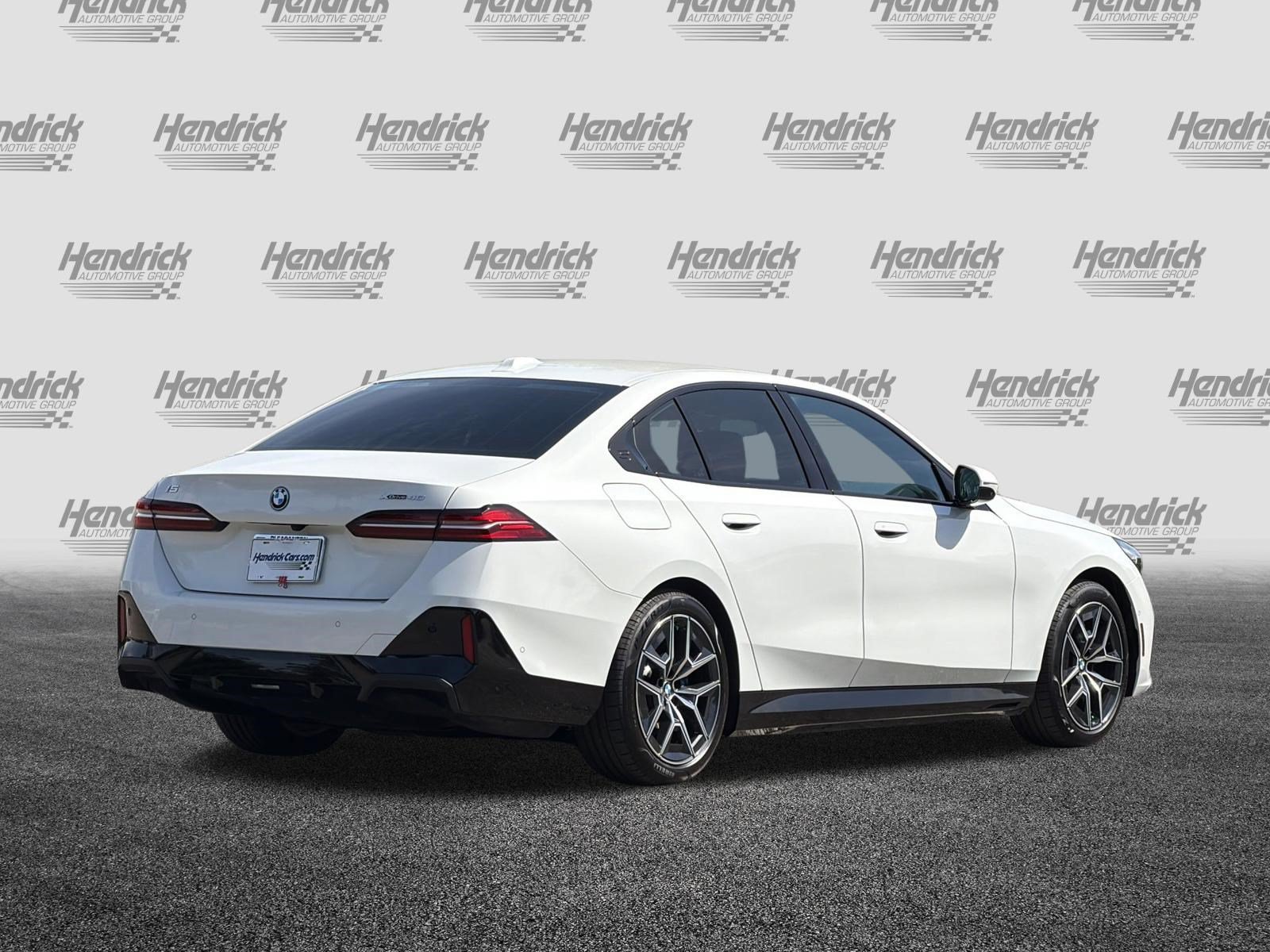 Used 2026 BMW i5 eDrive40 w/ M Sport Package AWD/4WD image 5