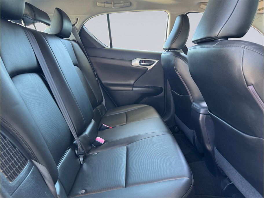 Used 2011 Lexus CT 200h Premium image 23