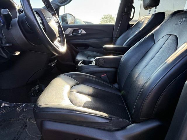 Used 2020 Chrysler Pacifica Touring-L AWD/4WD image 19