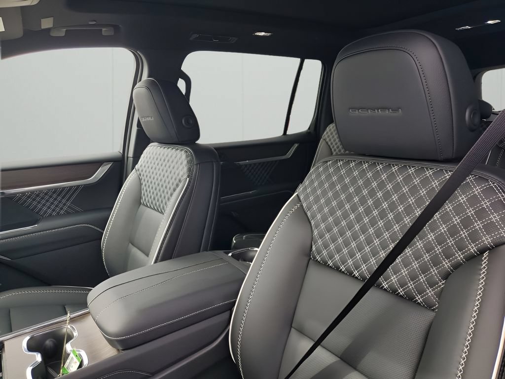 New 2026 GMC Acadia Denali w/ Super Cruise Package FWD image 33