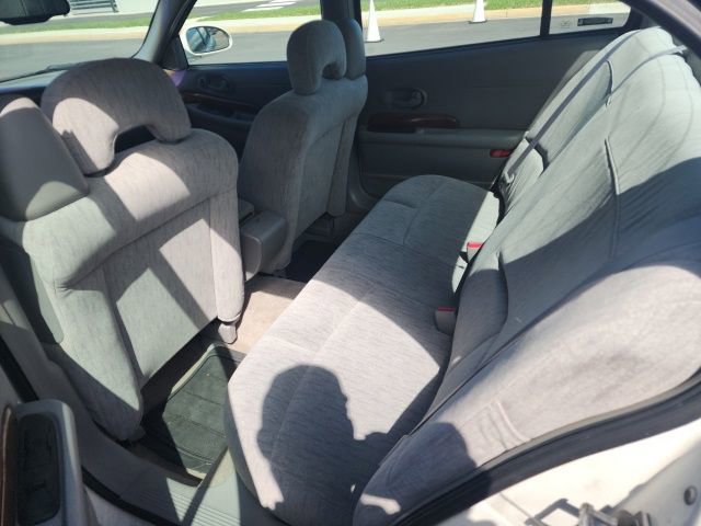 Used 2002 Buick Le Sabre Custom w/ Luxury Pkg image 8