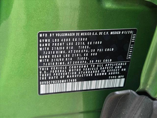 Certified 2025 Volkswagen Taos SE image 23