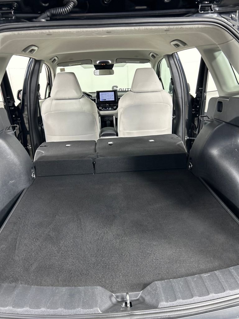 Used 2023 Toyota Corolla Cross L image 19