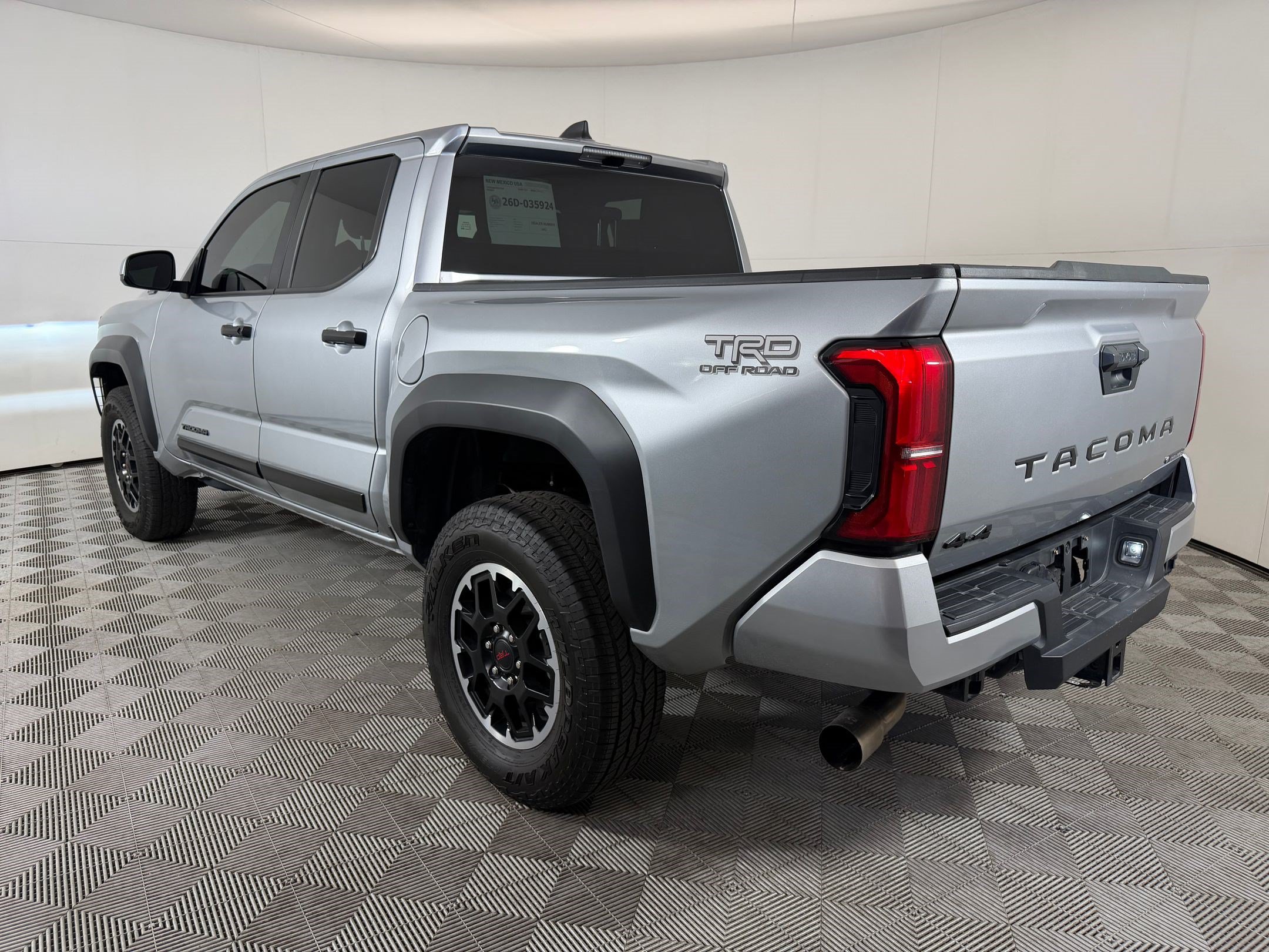 Used 2025 Toyota Tacoma TRD Off-Road AWD/4WD image 3