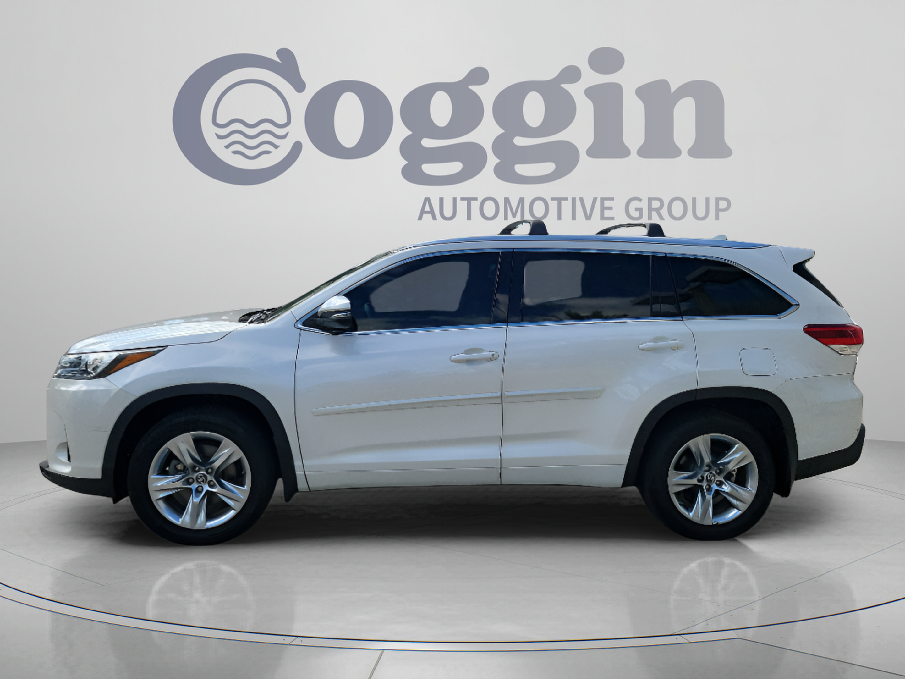Used 2017 Toyota Highlander Limited w/ Protection Package #3 AWD/4WD image 2