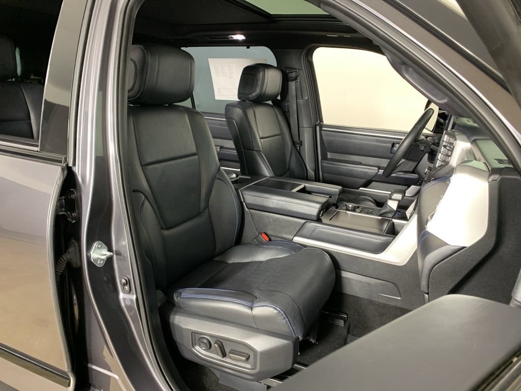 Used 2023 Toyota Sequoia Platinum AWD/4WD image 44