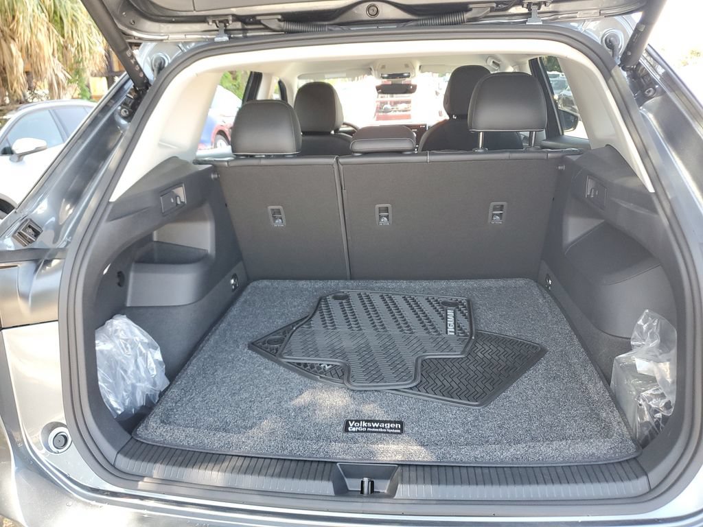 Certified 2026 Volkswagen Tiguan SE FWD image 15