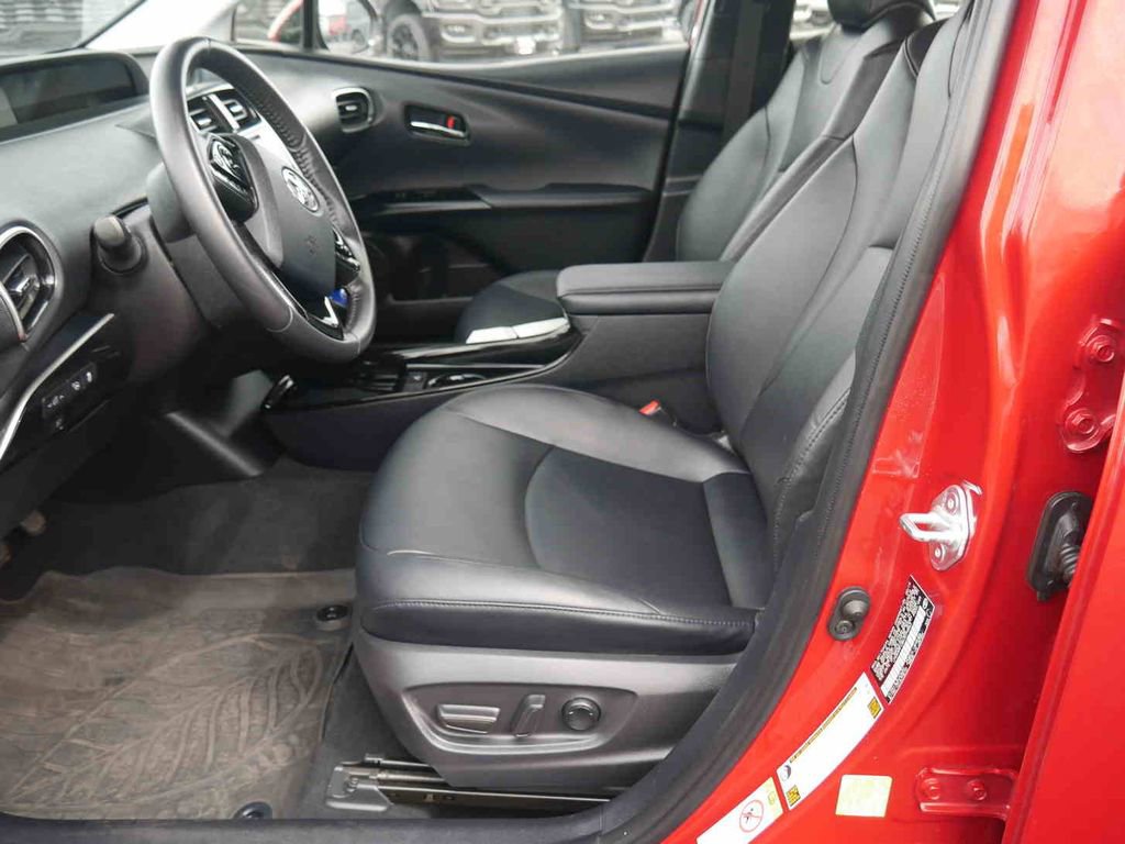 Used 2019 Toyota Prius XLE image 23